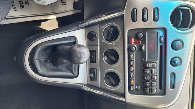 Used 2006 Pontiac Vibe w/ Sun And Sound Package FWD image 19