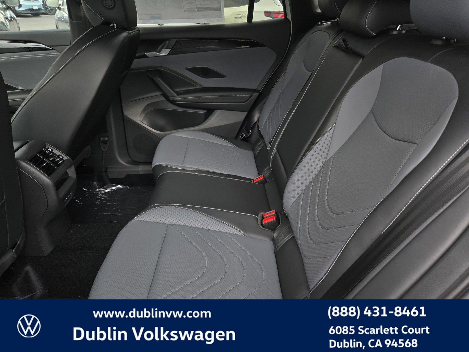 New 2026 Volkswagen Tiguan SE R-Line AWD/4WD image 10