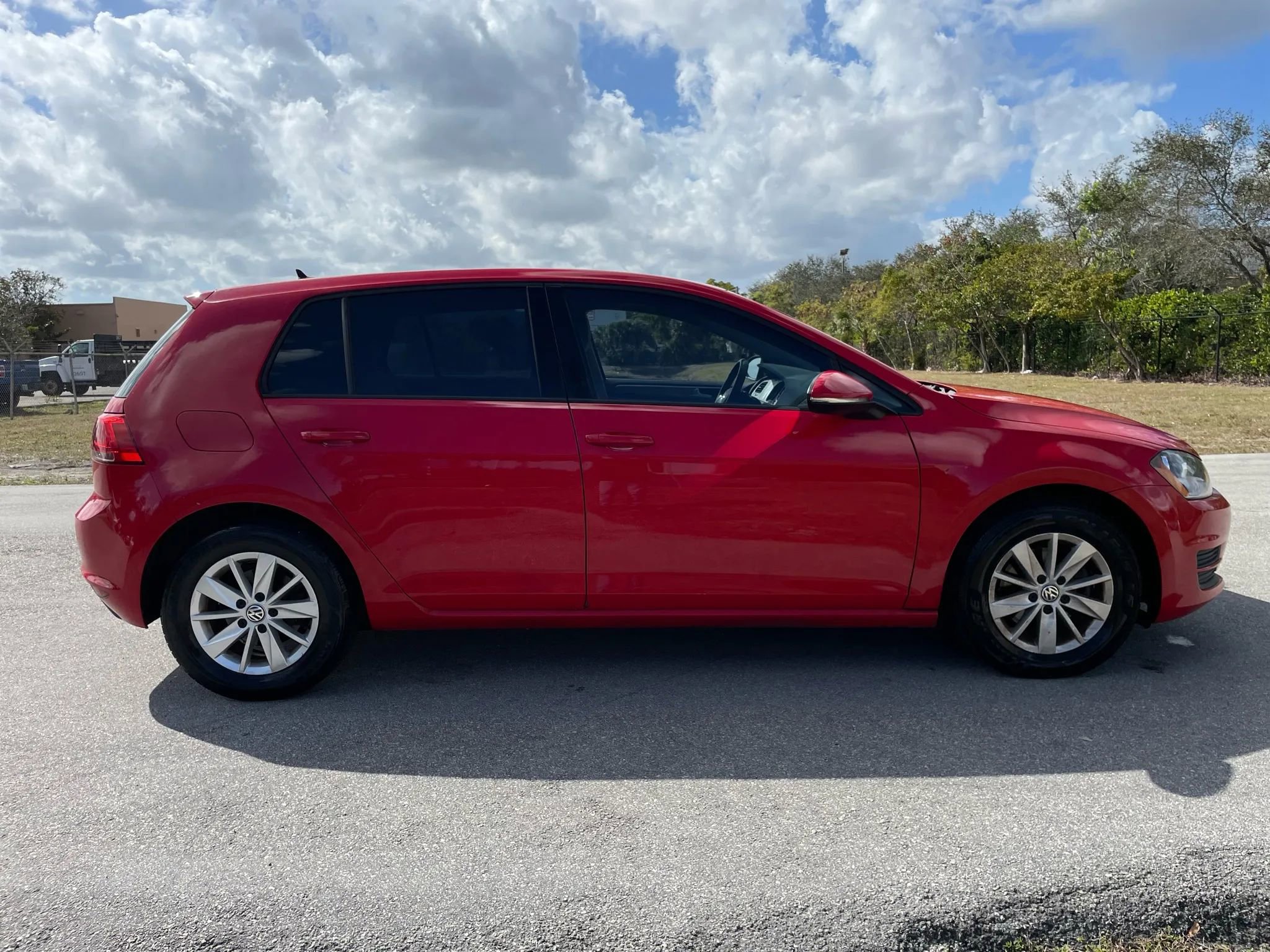 Used 2016 Volkswagen Golf S image 7