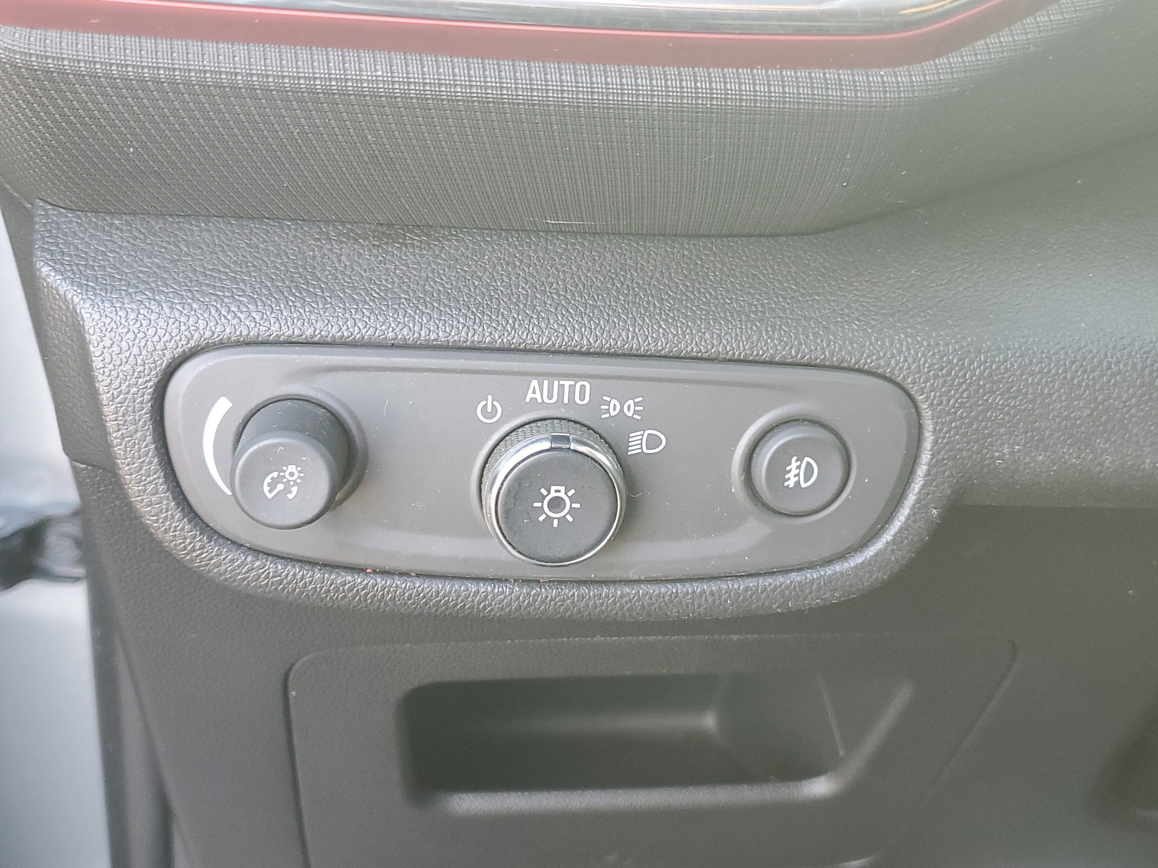 Used 2023 Chevrolet TrailBlazer RS w/ Sun and Liftgate Package FWD image 23