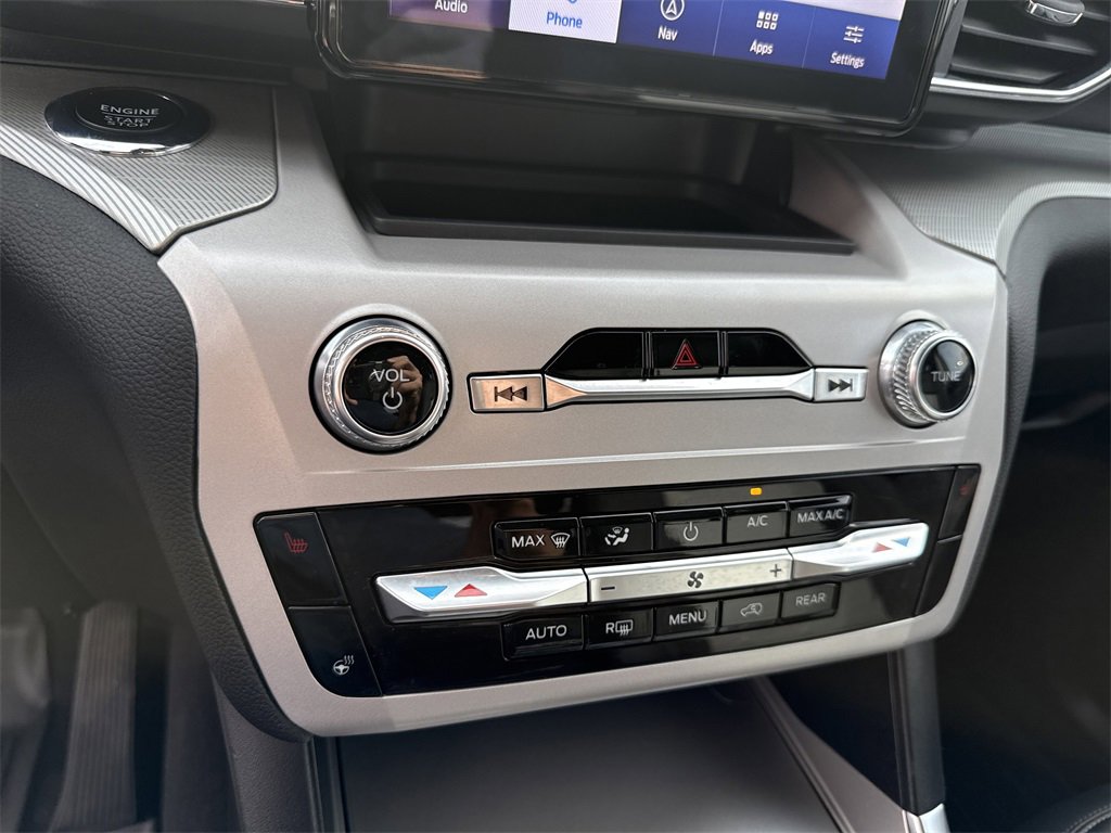 Used 2023 Ford Explorer XLT w/ Equipment Group 202A image 28