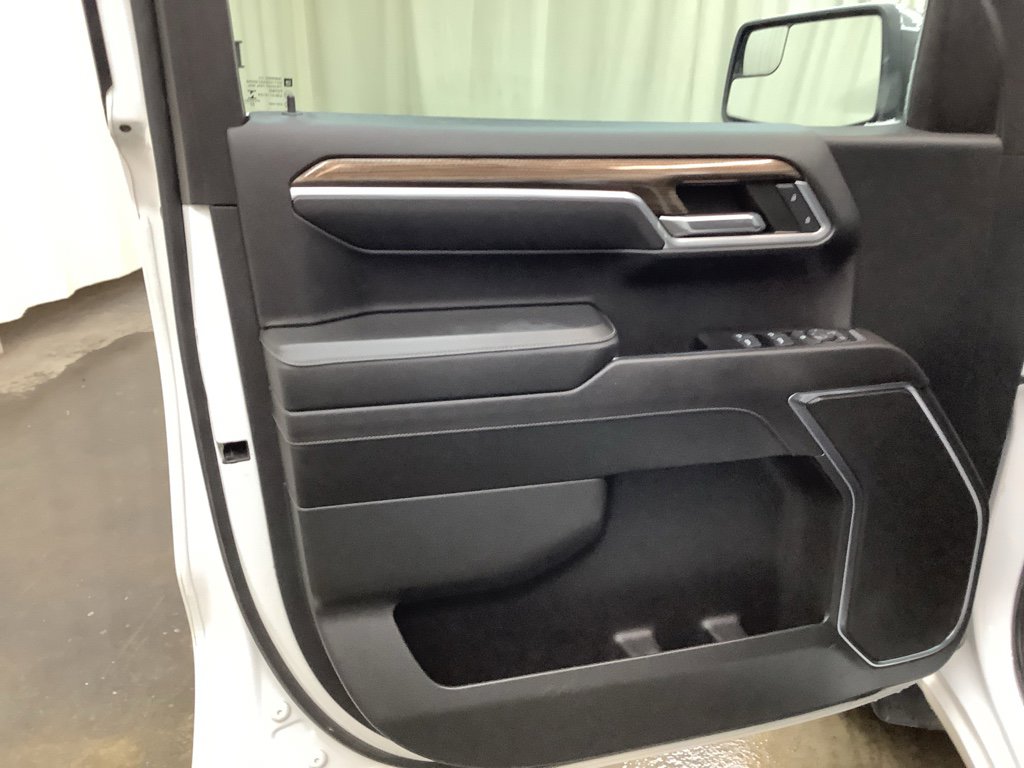 Used 2022 Chevrolet Silverado 1500 LT image 12