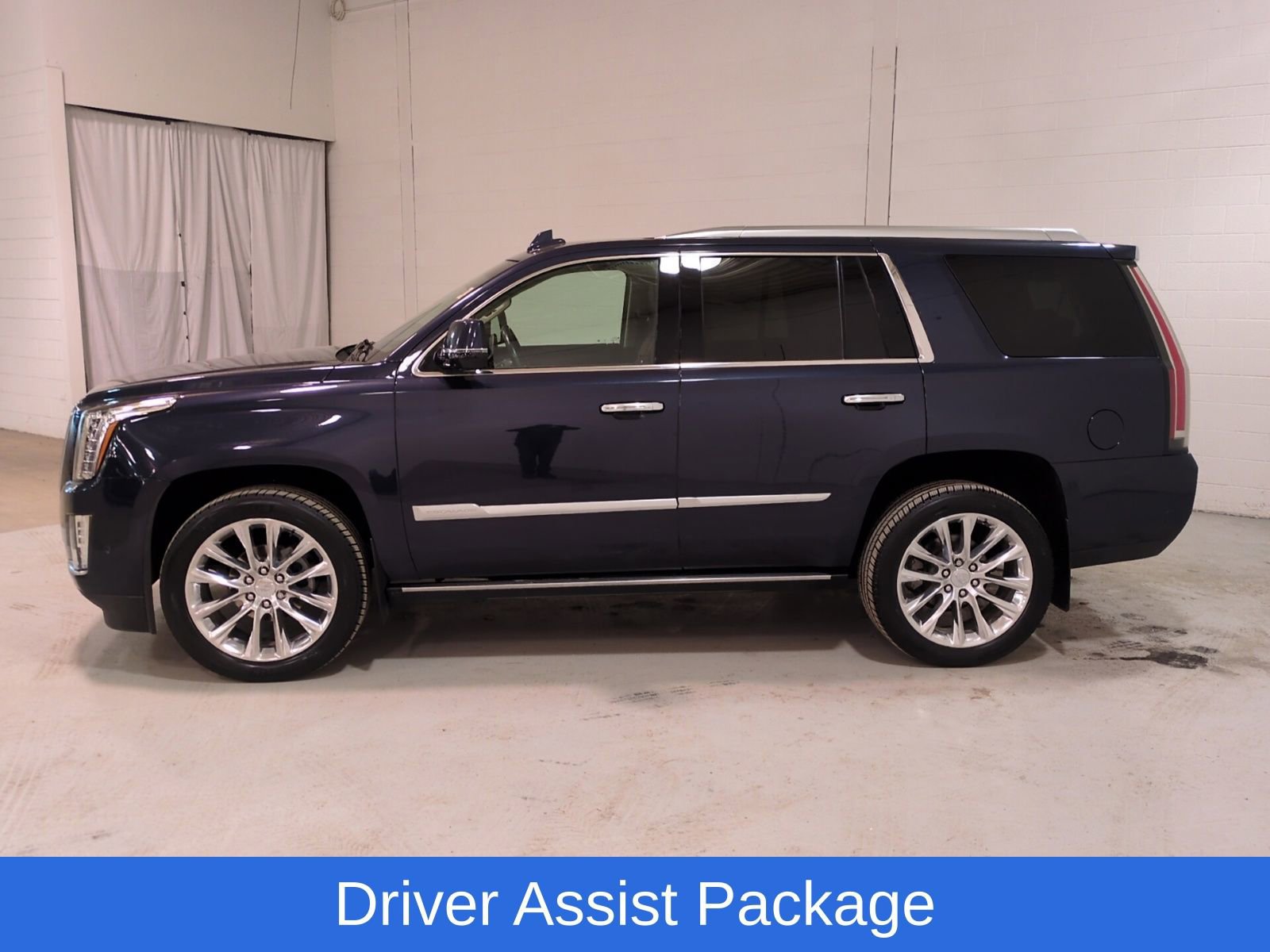 Used 2019 Cadillac Escalade Premium Luxury image 6