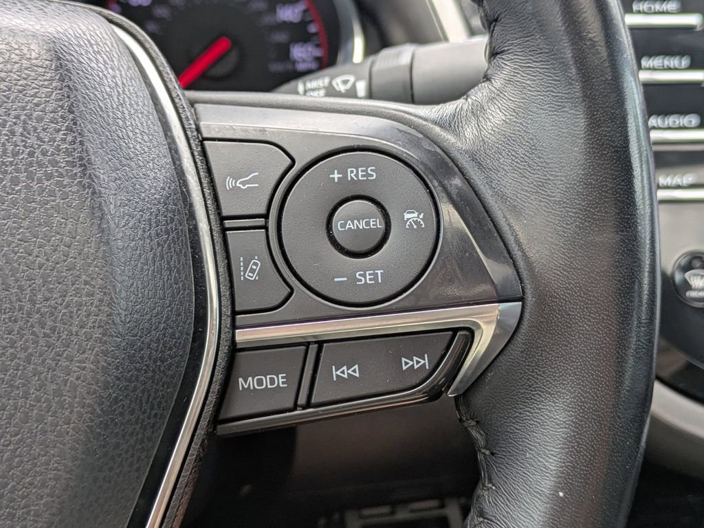 Used 2020 Toyota Camry XSE image 25