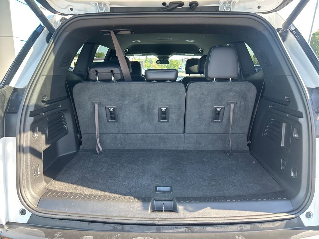 Used 2024 GMC Acadia Elevation image 8