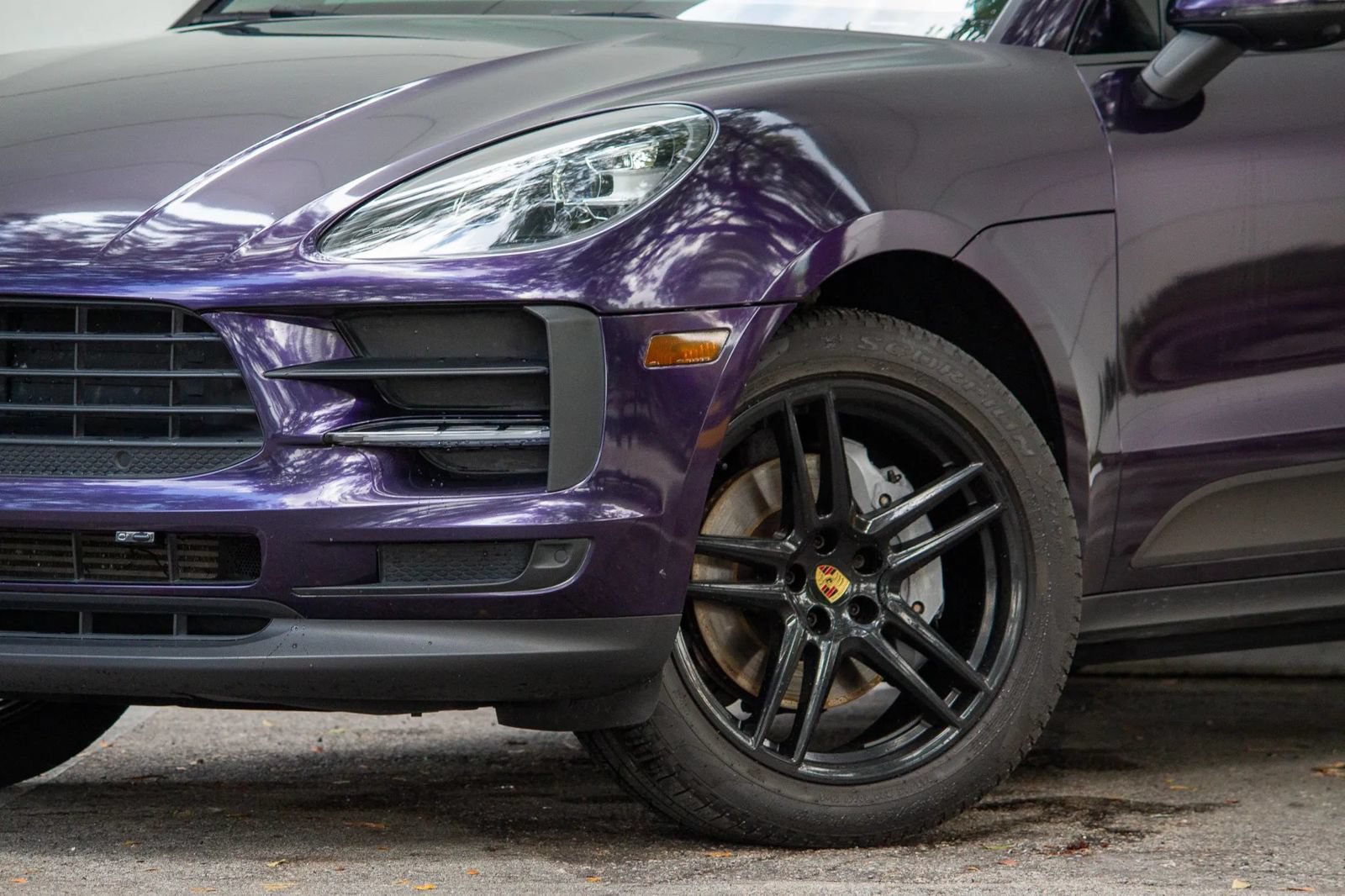 Used 2021 Porsche Macan w/ Premium Package Plus AWD/4WD image 2