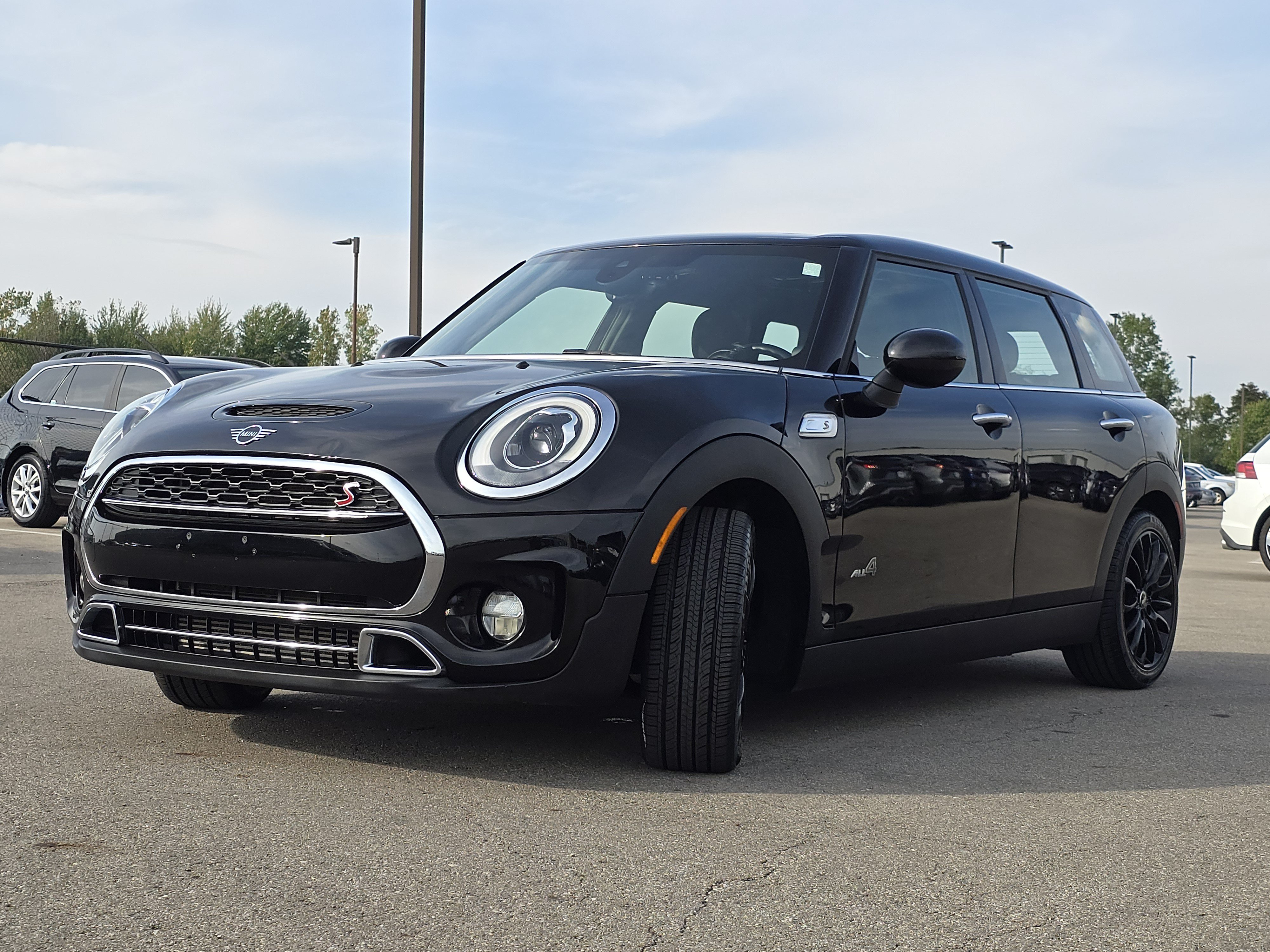 Used 2019 MINI Cooper Clubman S w/ Premium Package AWD/4WD image 3
