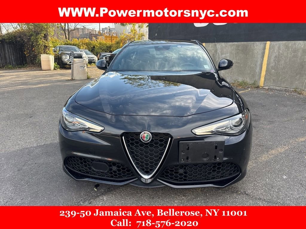 Used 2022 Alfa Romeo Giulia Ti image 2