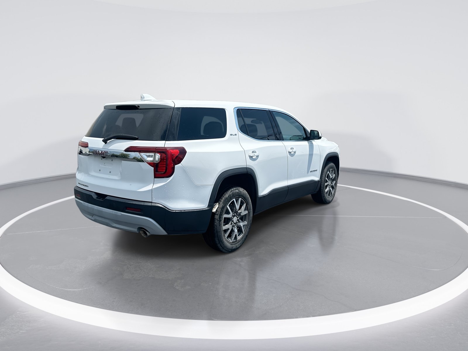 Used 2021 GMC Acadia SLE FWD image 9