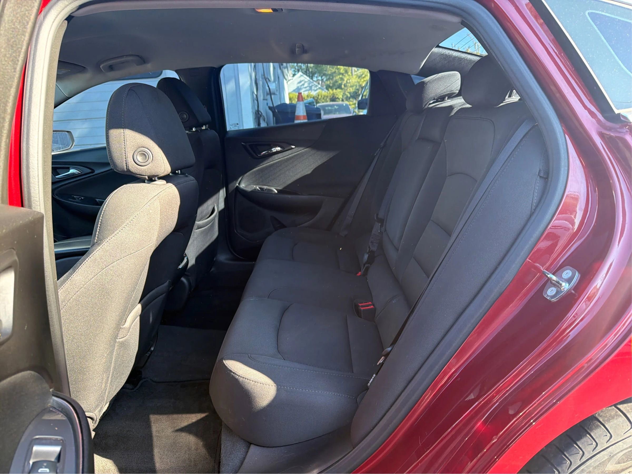 Used 2018 Chevrolet Malibu LT FWD image 13