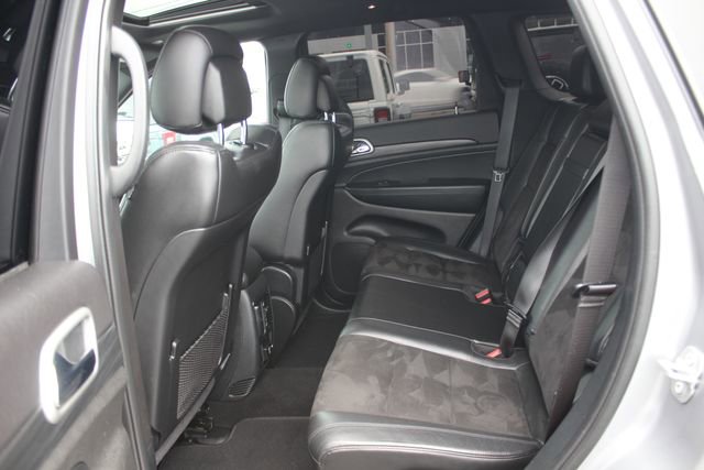 Used 2020 Jeep Grand Cherokee Altitude AWD/4WD image 23