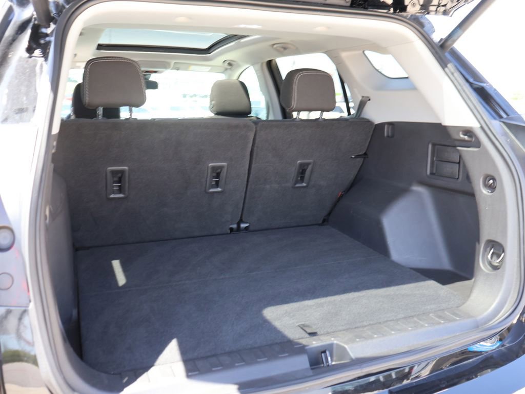 Used 2022 GMC Terrain SLE w/ Driver Convenience Package AWD/4WD image 16