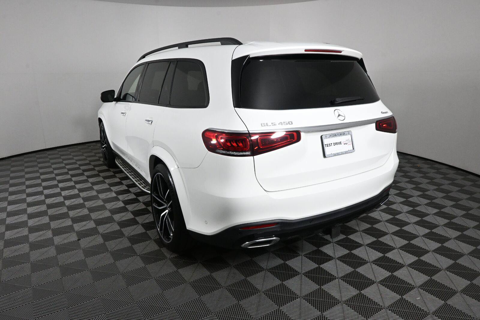 Certified 2022 Mercedes-Benz GLS 450 4MATIC image 4