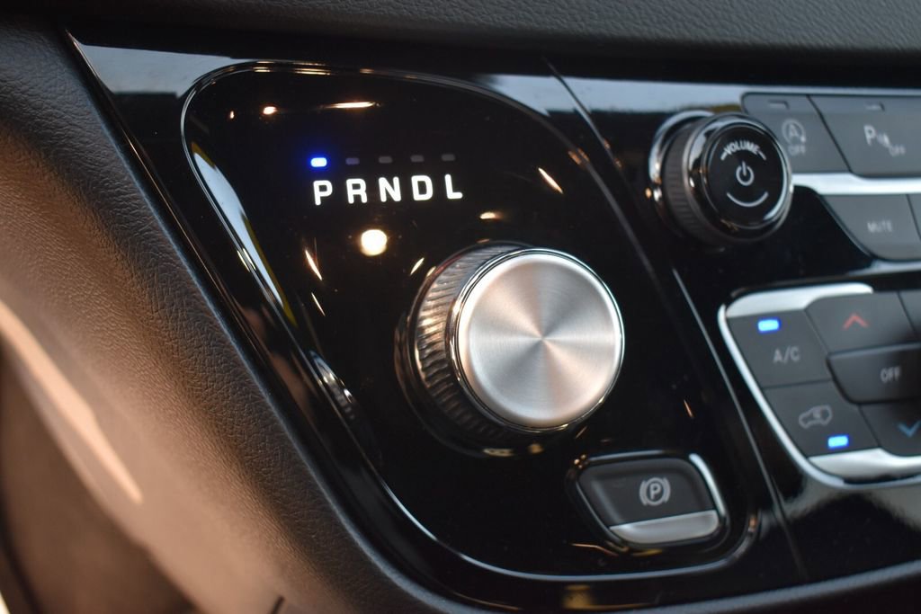 Used 2025 Chrysler Pacifica Select FWD image 33