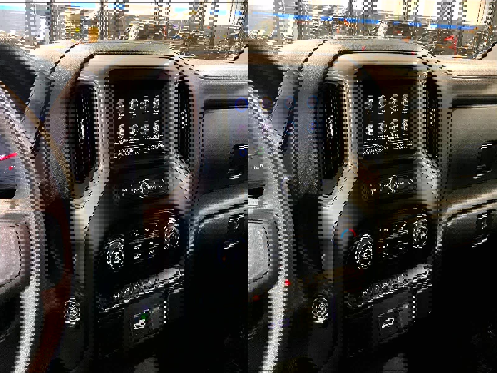 Used 2023 Chevrolet Silverado 1500 Custom image 18