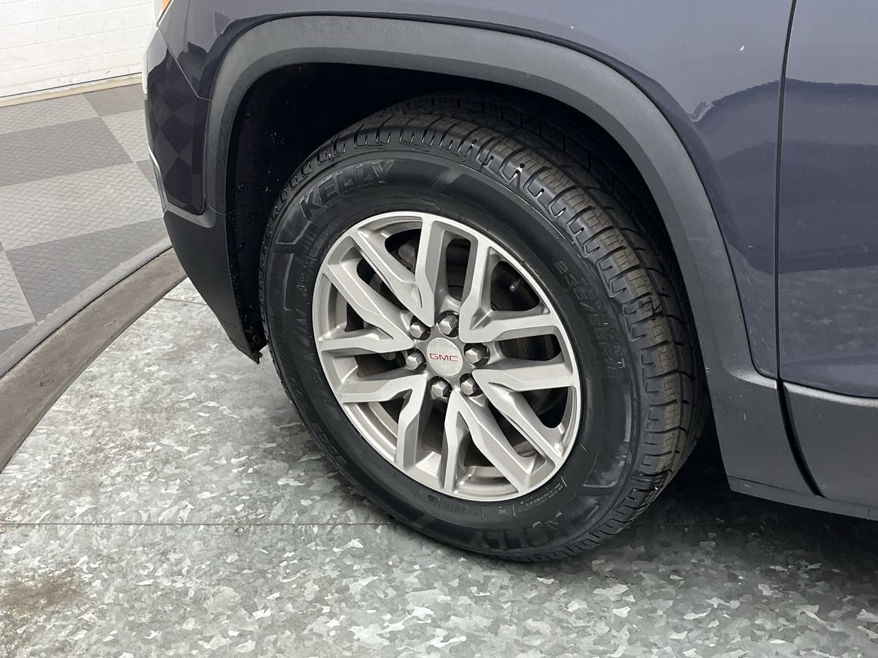 Used 2019 GMC Acadia SLE AWD/4WD image 34