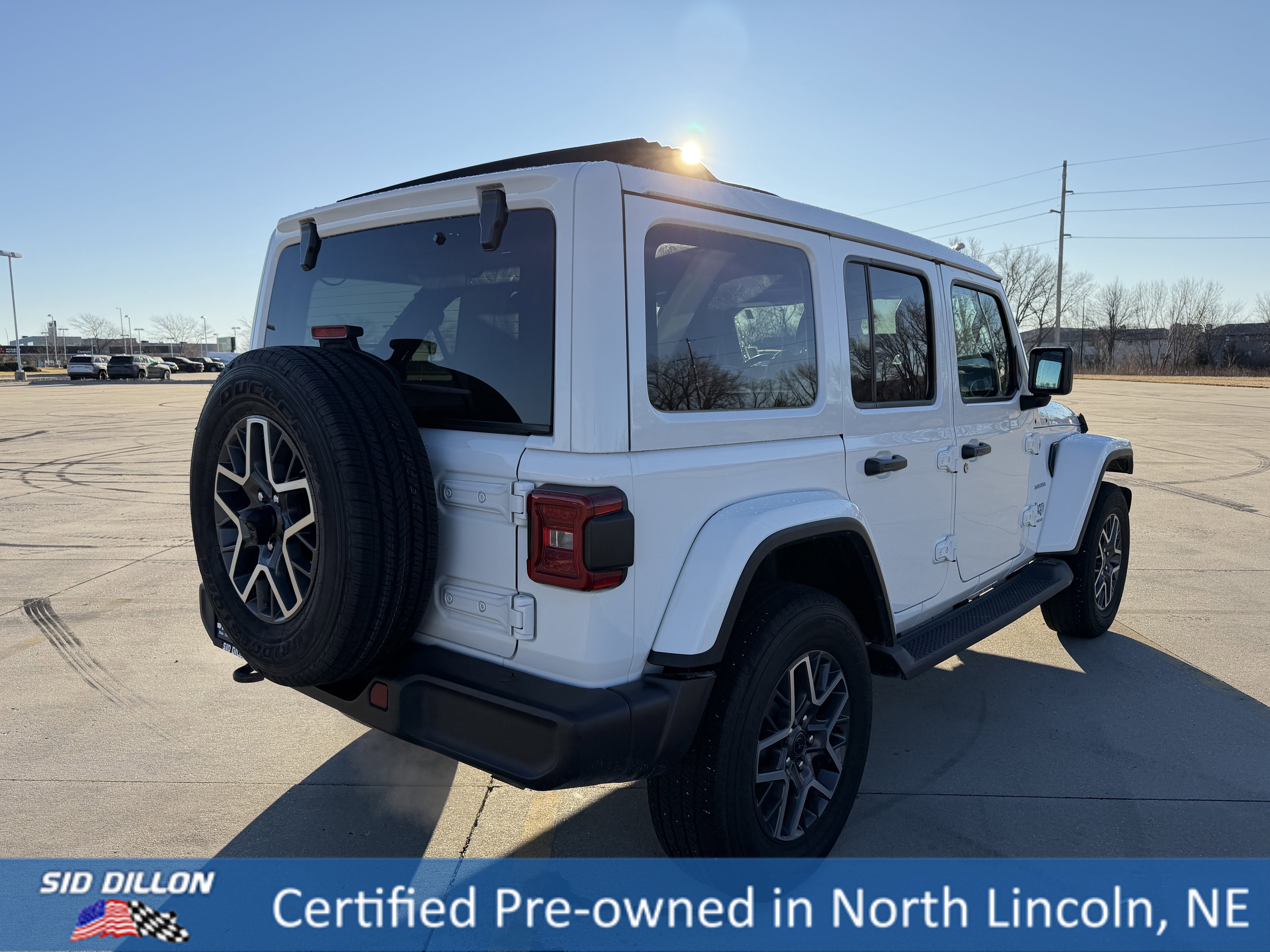 Used 2024 Jeep Wrangler Sahara w/ Technology Group image 8