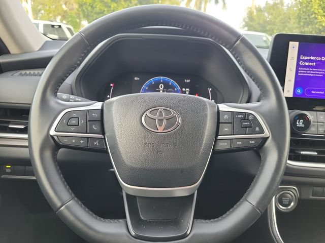 Used 2025 Toyota Grand Highlander AWD image 14