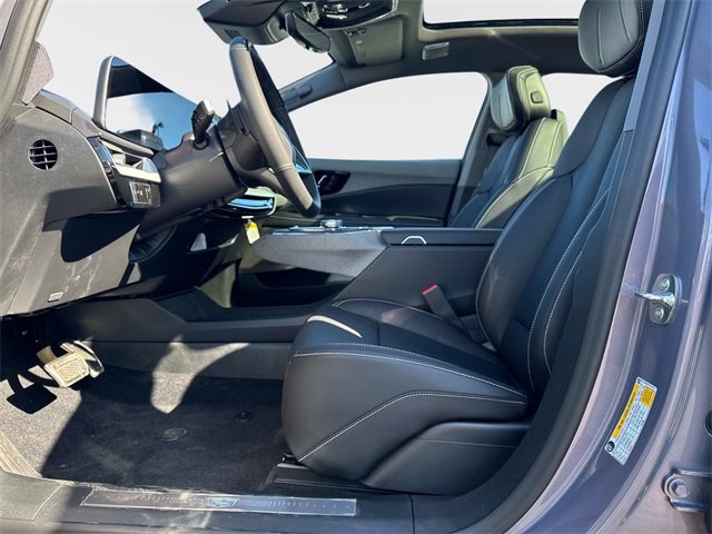 New 2026 Cadillac Optiq Luxury 2 image 16