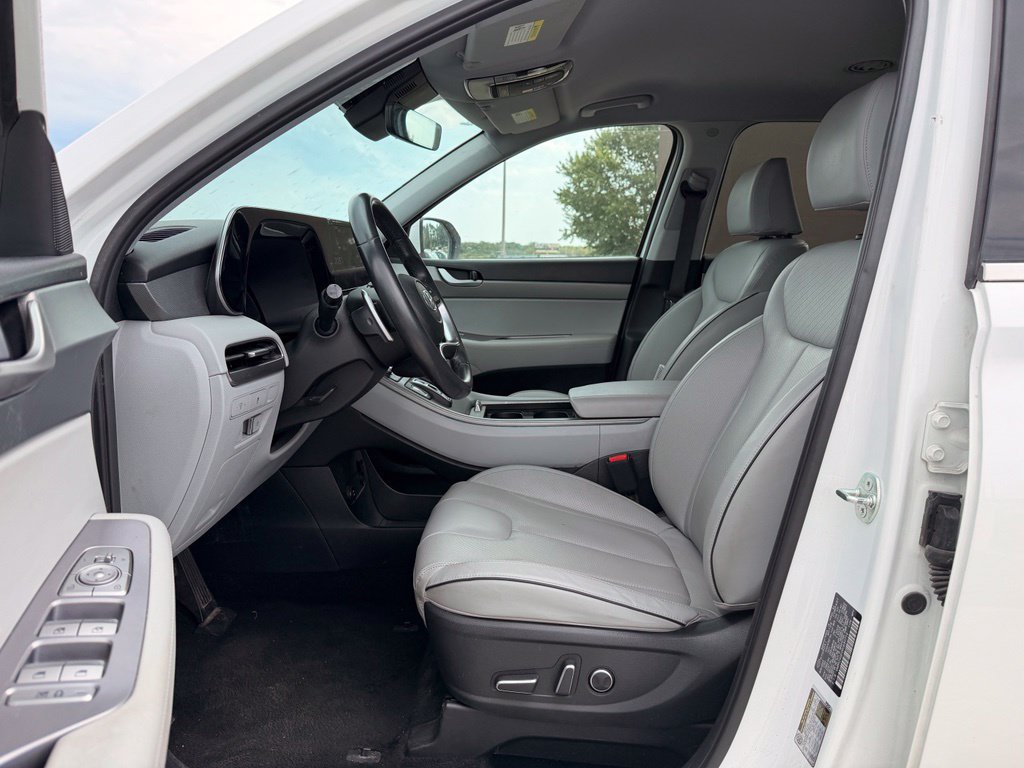 Used 2024 Hyundai Palisade SEL FWD image 2
