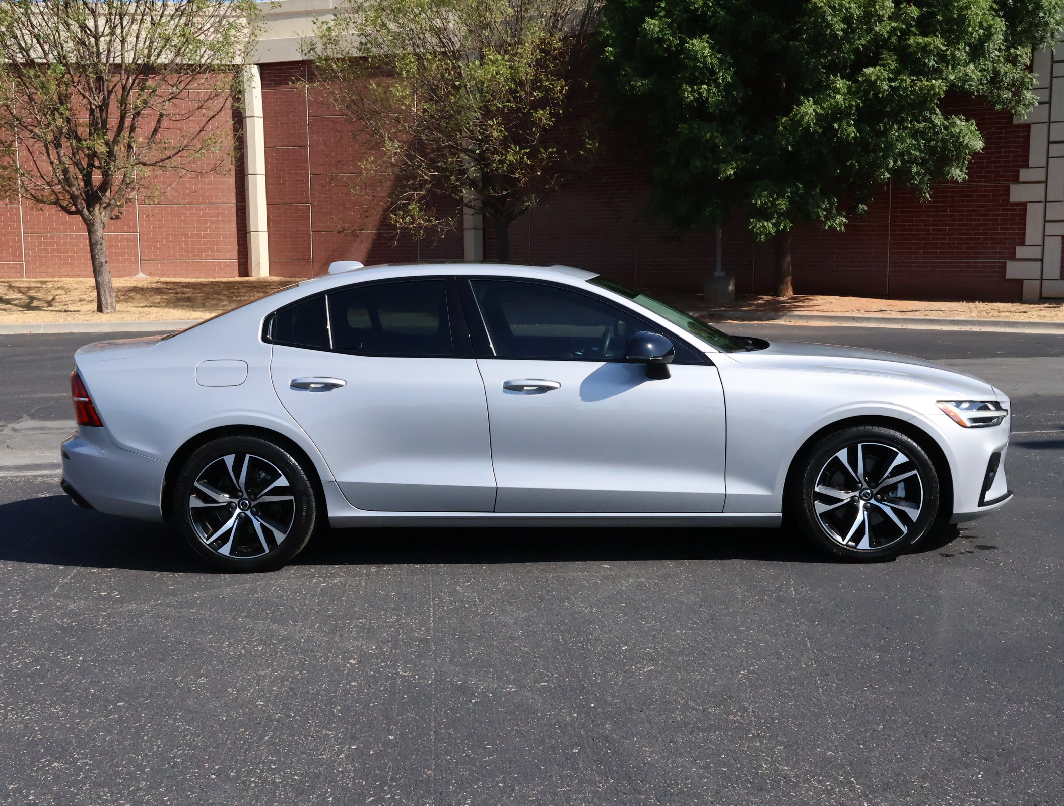 Used 2024 Volvo S60 B5 Core FWD image 30