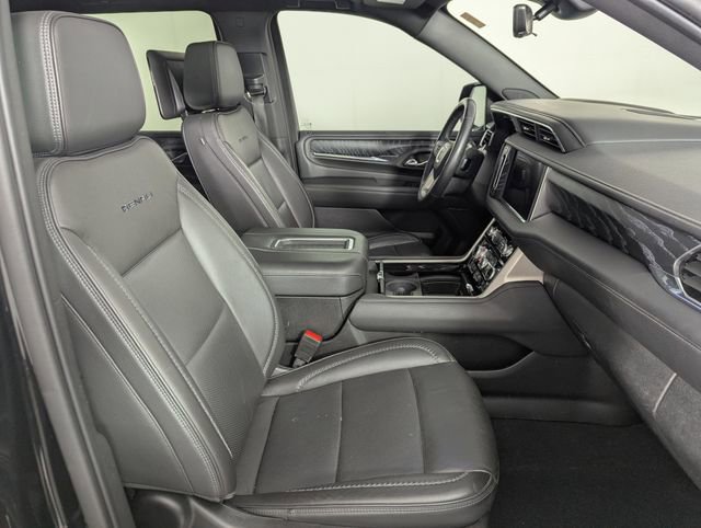 Used 2023 GMC Yukon Denali w/ Denali Reserve Package image 23