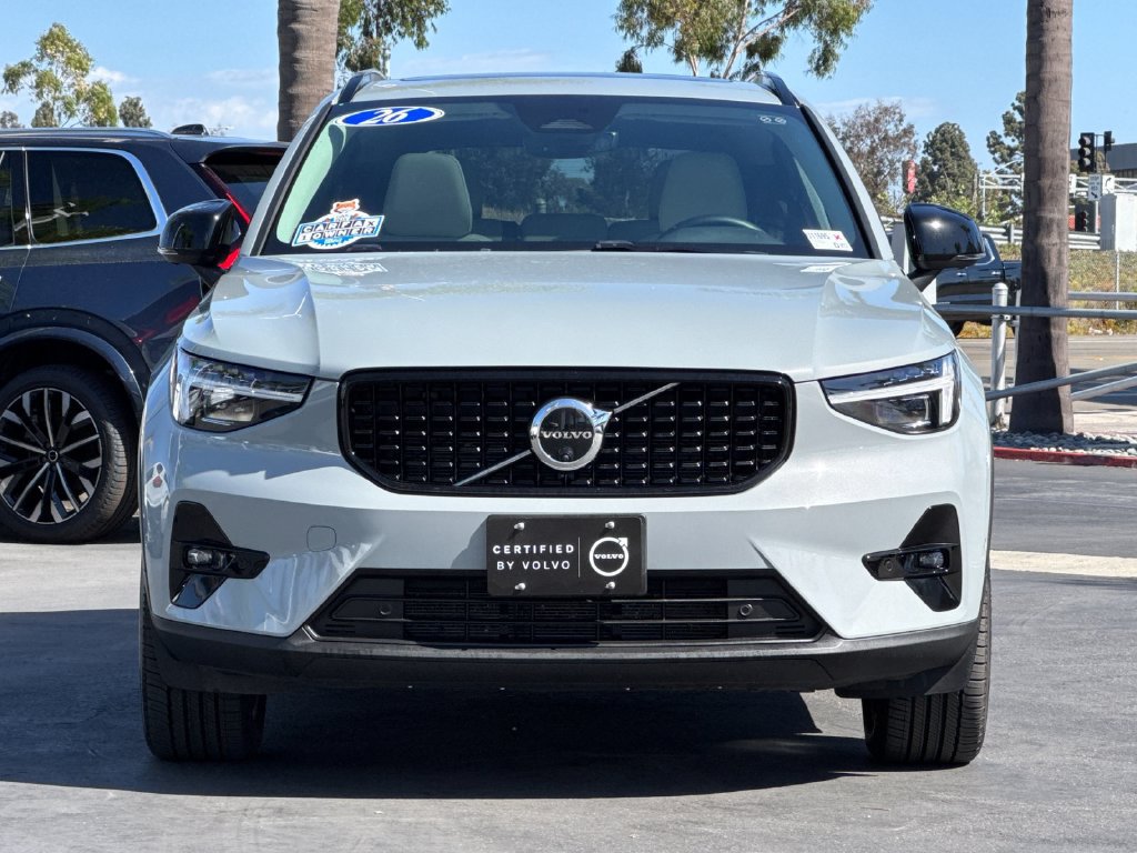 Certified 2026 Volvo XC40 B5 Plus AWD/4WD image 8