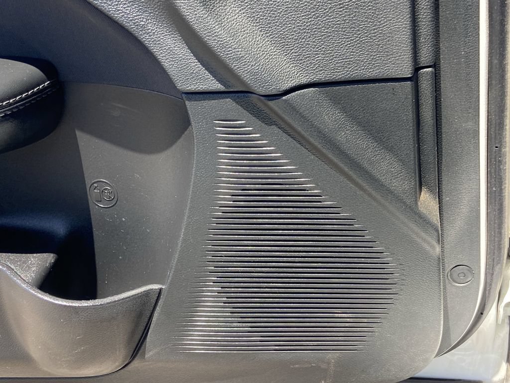 Used 2019 Dodge Challenger SXT RWD image 19