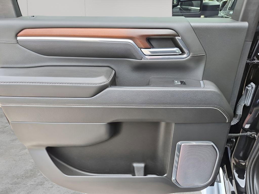Used 2024 GMC Sierra 2500 Denali w/ Denali Reserve Package AWD/4WD image 18