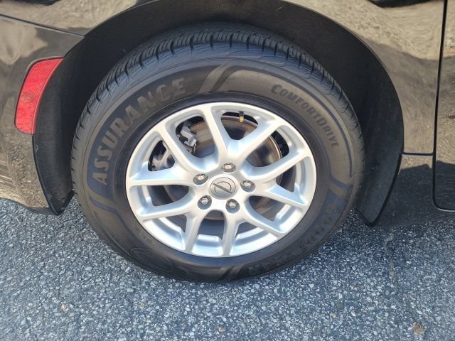 Used 2023 Chrysler Pacifica Touring FWD image 13