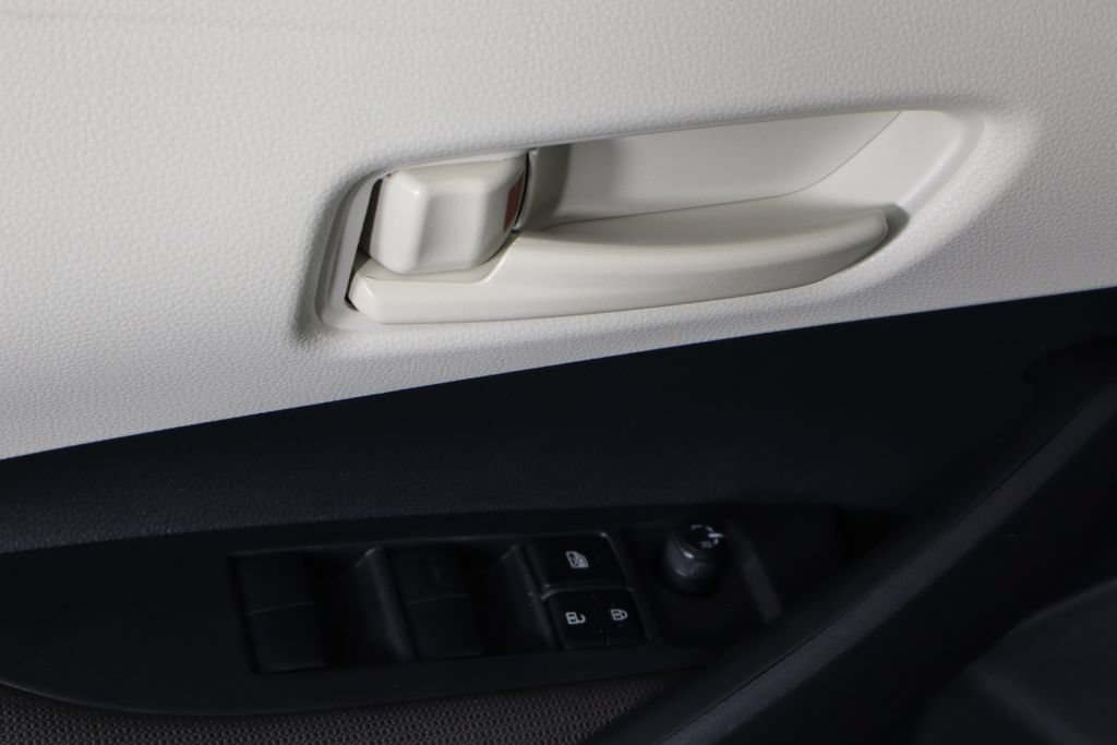 Used 2025 Toyota Corolla LE FWD image 20
