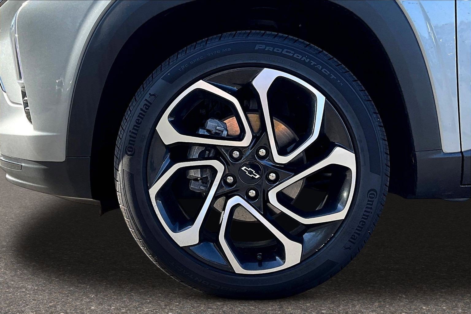 Used 2024 Chevrolet Trax RS w/ Driver Confidence Package FWD image 25
