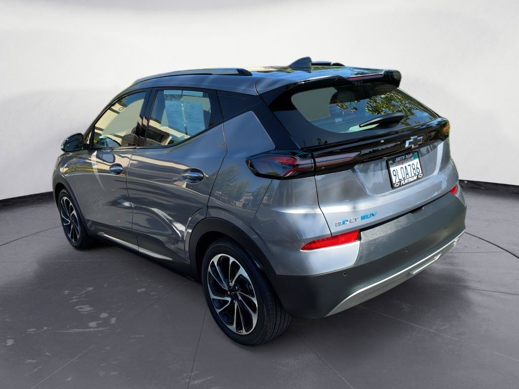 Used 2023 Chevrolet Bolt EUV Premier w/ Sun & Sound Package FWD image 5