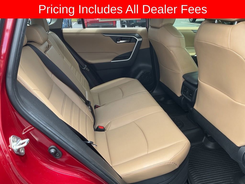 Used 2023 Toyota RAV4 XLE Premium AWD/4WD image 21
