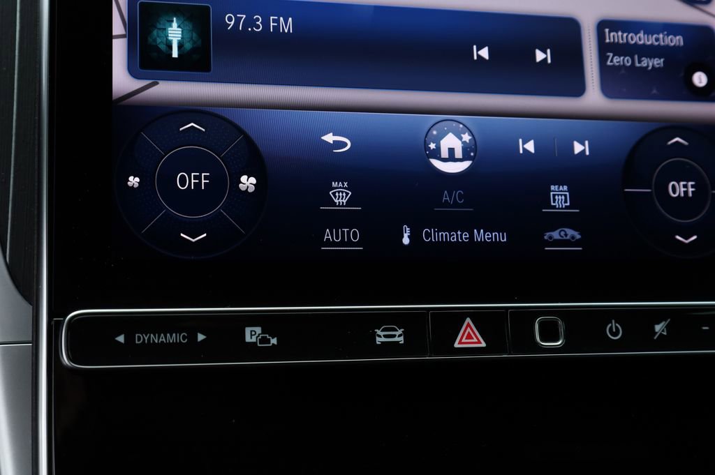 Used 2024 Mercedes-Benz C 300 Sedan image 10