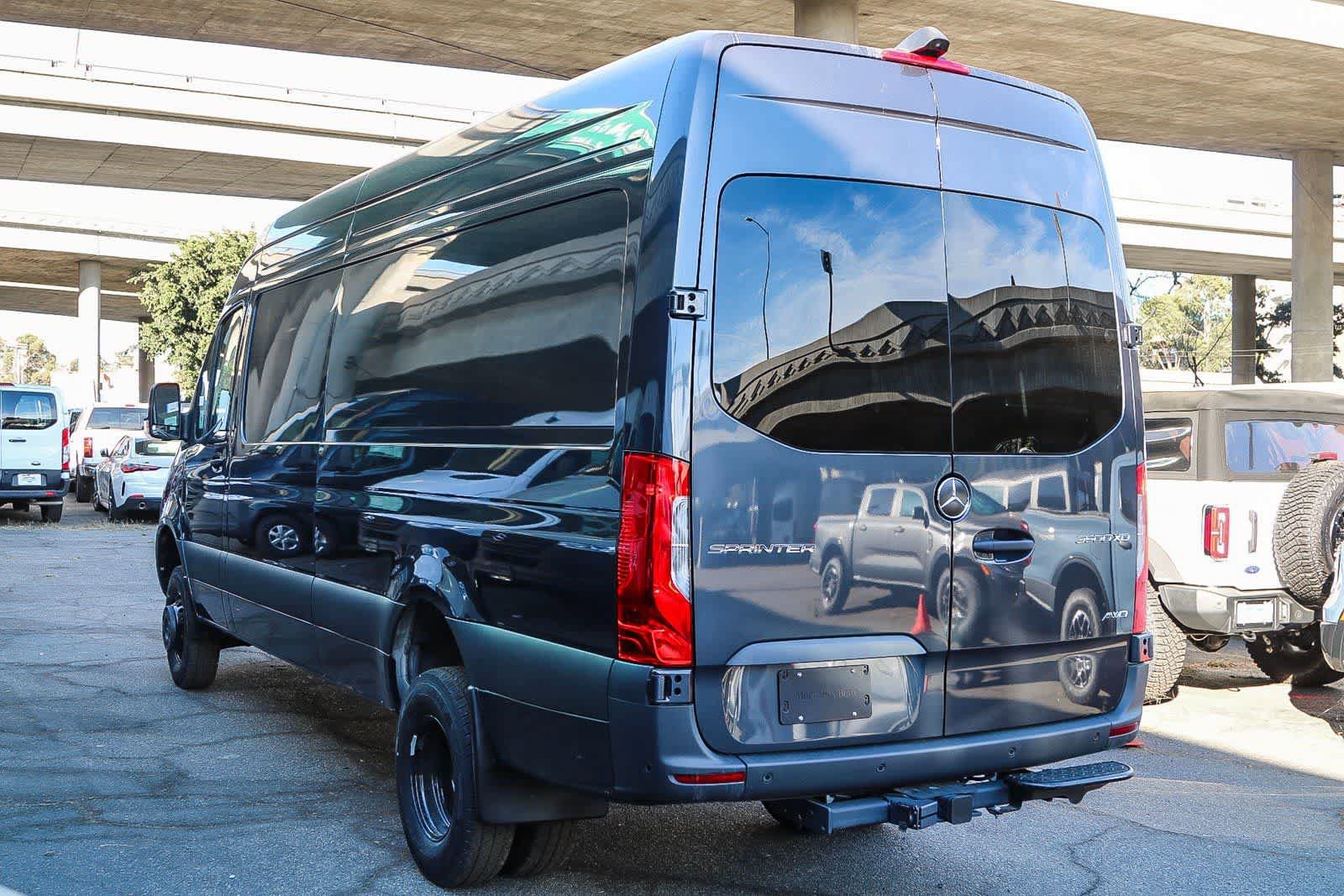 Used 2024 Mercedes-Benz Sprinter 3500 image 8