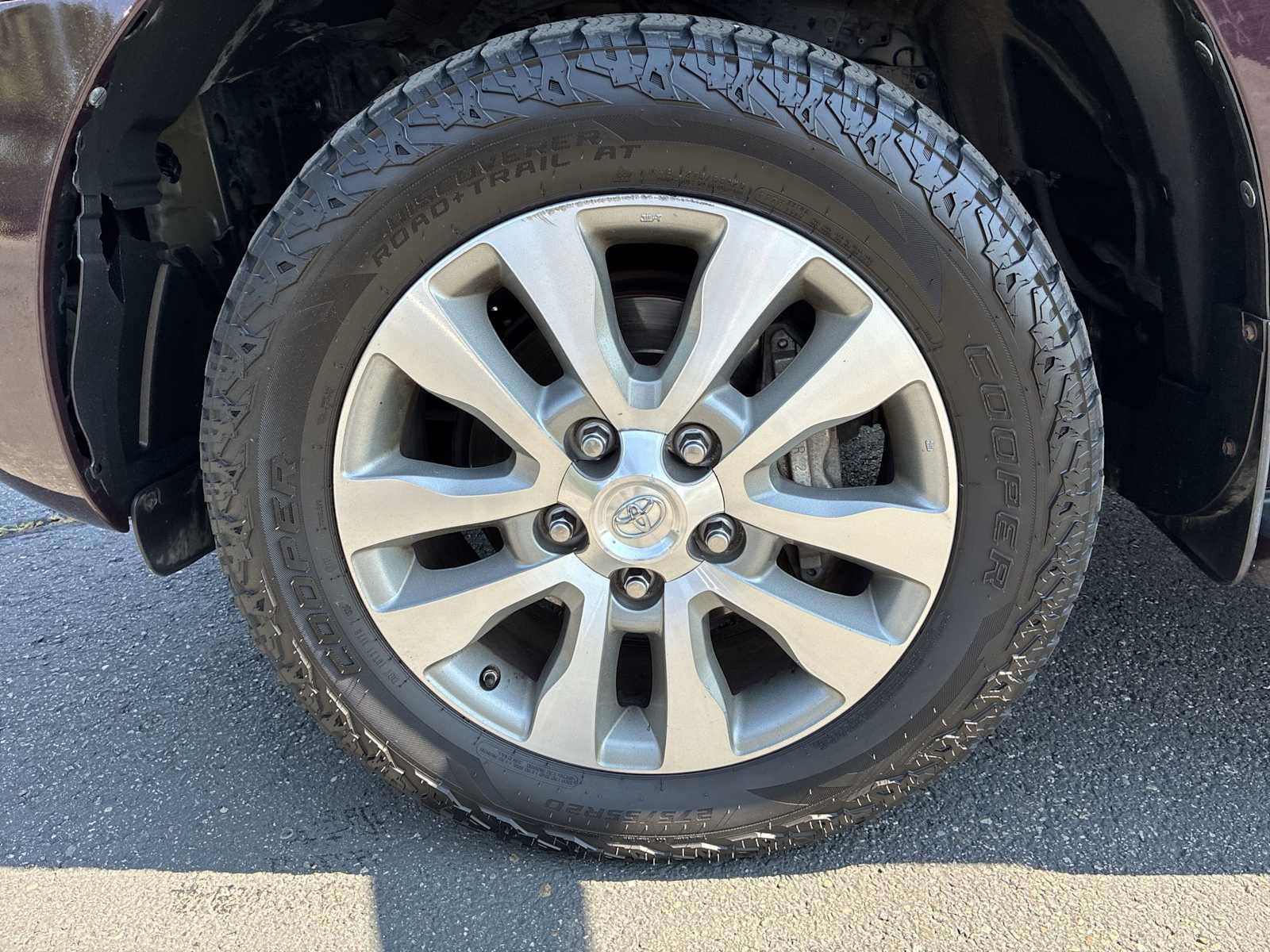 Used 2017 Toyota Sequoia Limited w/ Safety & Convenience Package AWD/4WD image 18