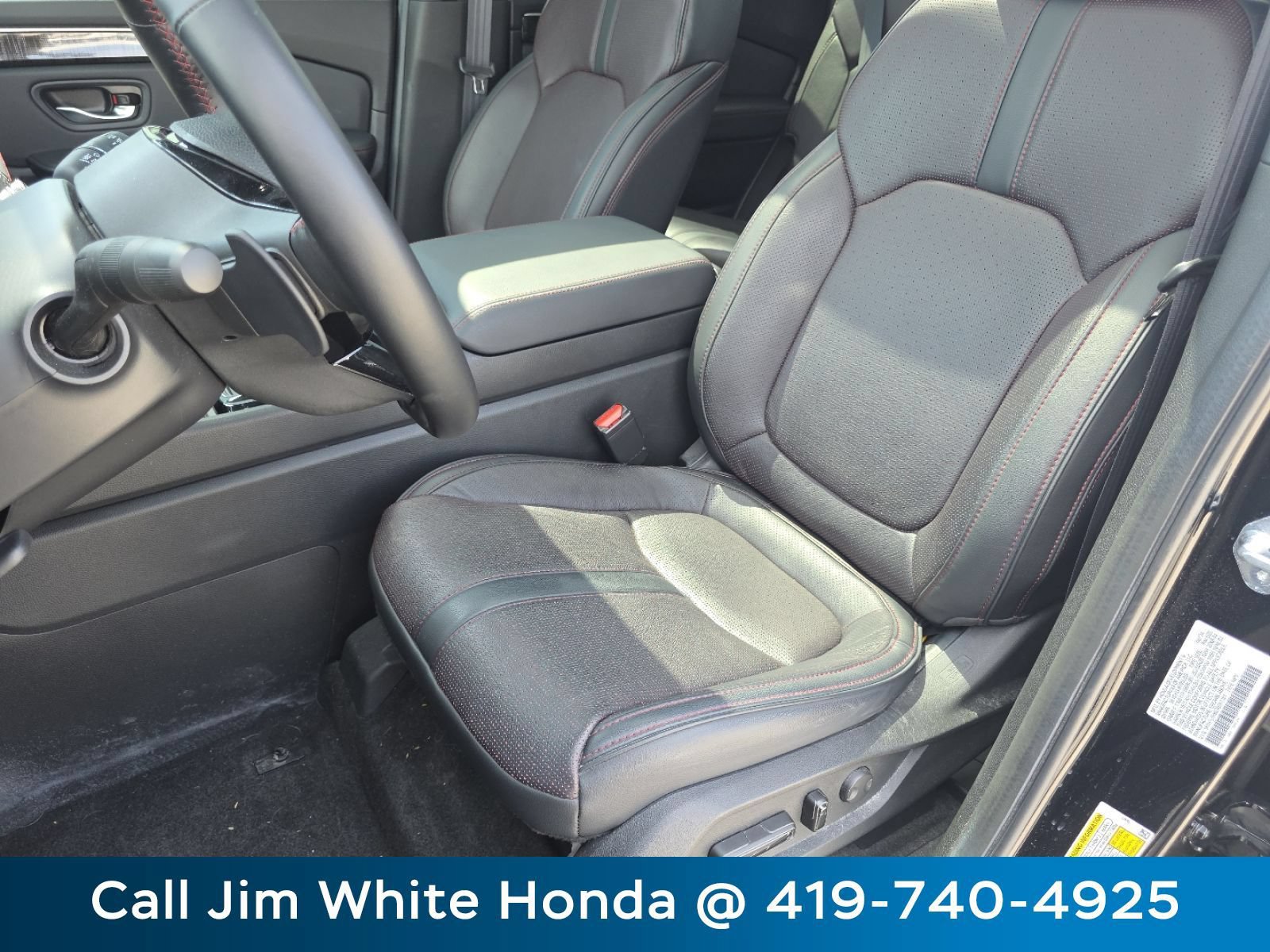 Certified 2025 Honda Pilot Black Edition image 28