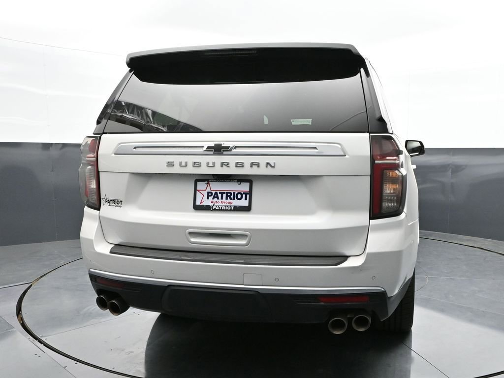 Used 2022 Chevrolet Suburban High Country w/ LPO, Illumination Package AWD/4WD image 2