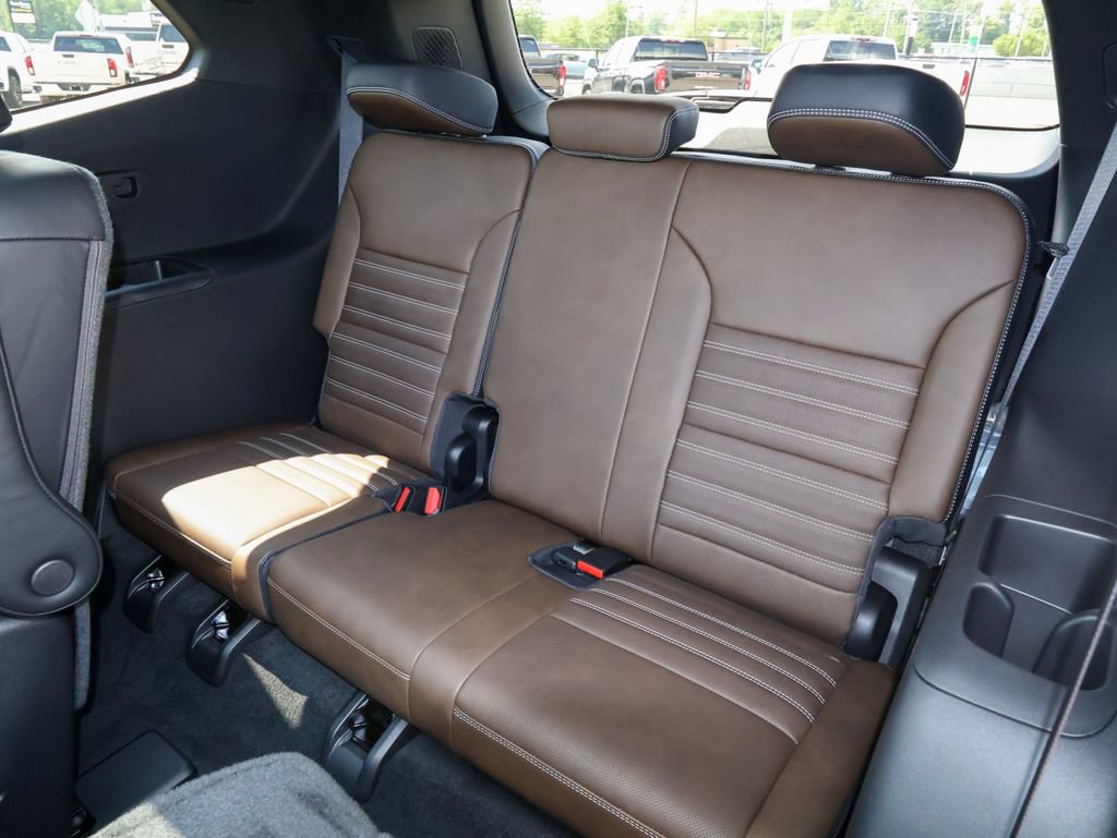 New 2027 GMC Acadia Denali Ultimate w/ LPO, Floor Liner Package AWD/4WD image 13