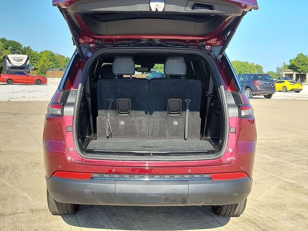 Used 2023 Jeep Grand Cherokee L Altitude image 8