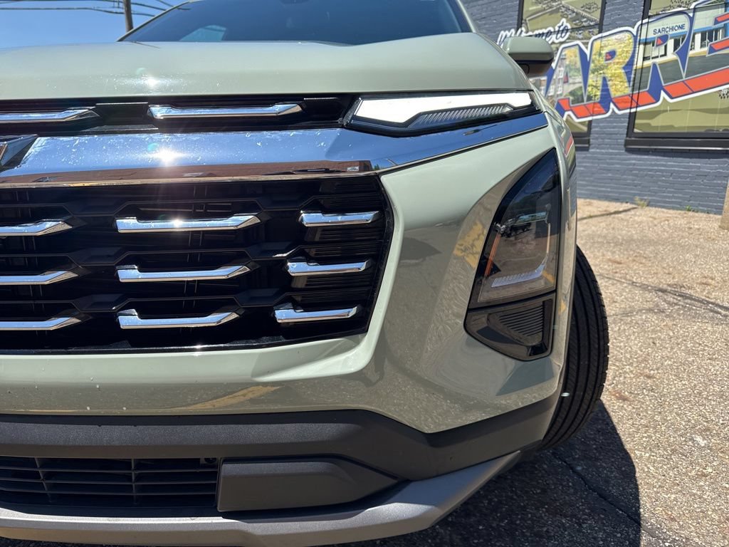 Used 2026 Chevrolet Equinox LT w/ Convenience Package II AWD/4WD image 3