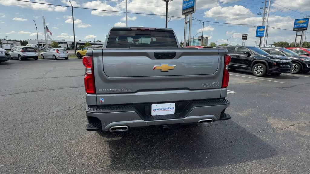 Used 2024 Chevrolet Silverado 1500 High Country AWD/4WD image 7