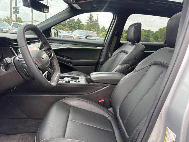 Used 2025 Jeep Wagoneer S Limited AWD/4WD image 19