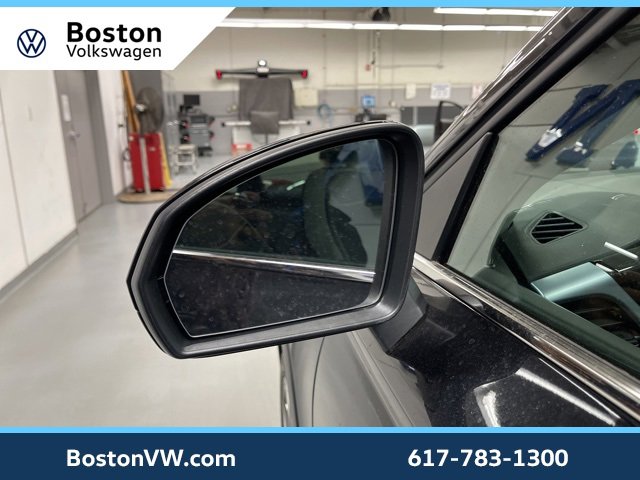 New 2026 Volkswagen Taos SE image 8