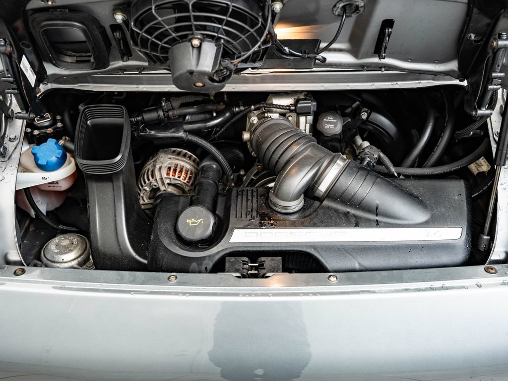 Used 2005 Porsche 911 Carrera RWD image 40