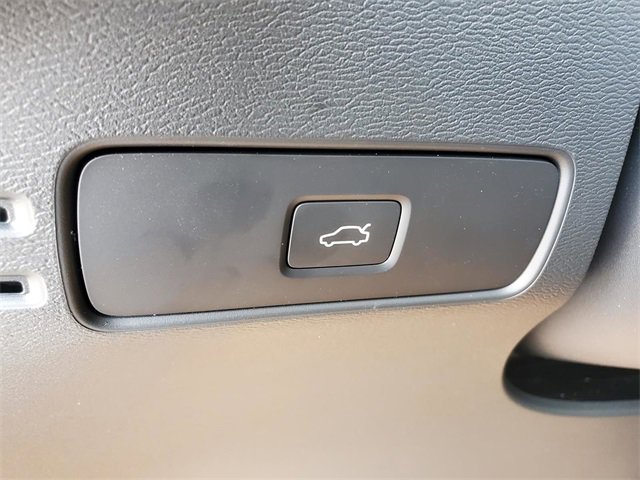 New 2026 Volvo XC40 B5 Core w/ Climate Package image 16