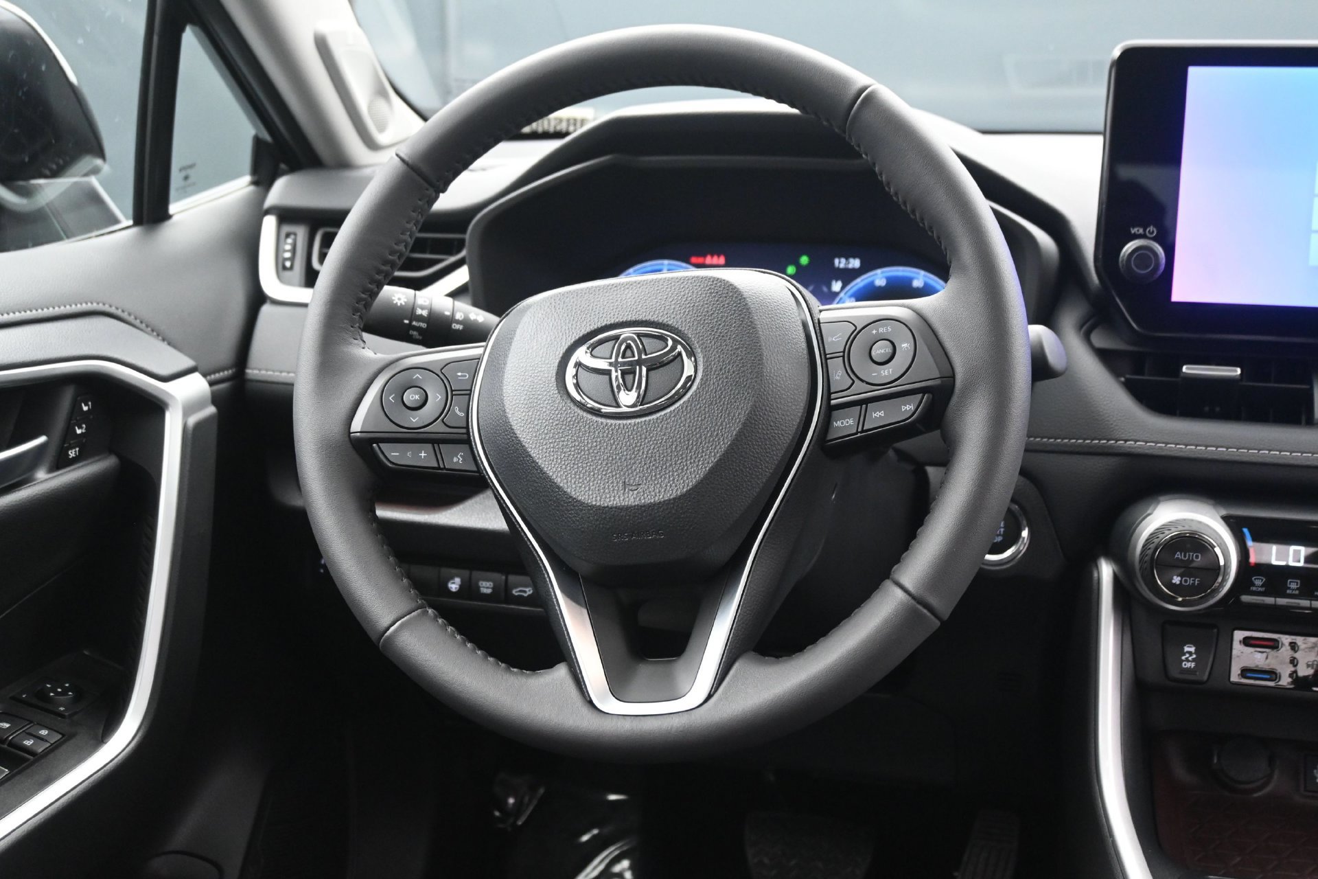 Used 2025 Toyota RAV4 Limited w/ Weather Package AWD/4WD image 19