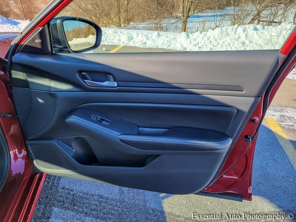 Used 2024 Nissan Altima 2.5 SV image 30