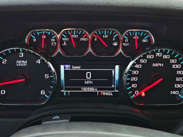 Used 2018 Chevrolet Suburban LT RWD image 11